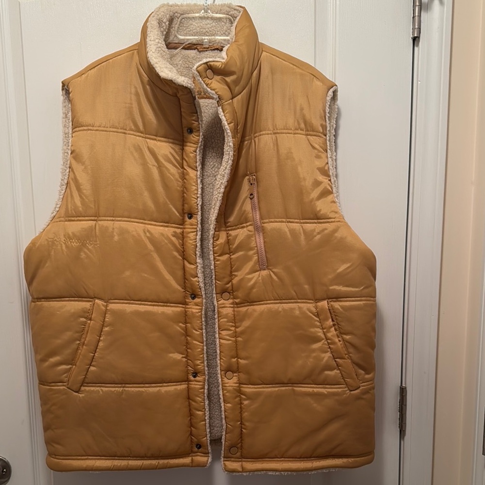 NWT Finish Line FINL365 Athletics Puffer Vest with Fleece Lining Men’s Size XXL